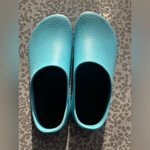Size 39 light blue Birkenstock clogs